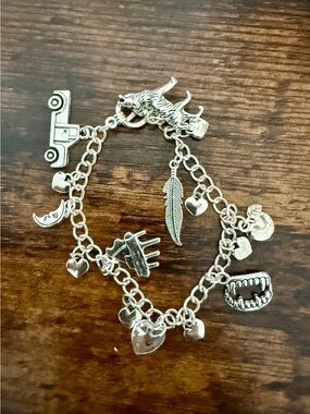 New Chain link Twilight charm Bracelet Apple Wolf Fangs Truck vampire saga